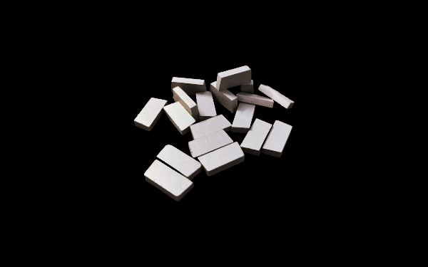 Diamond gangsaw segments for marble and granite